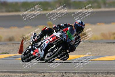 media/Oct-08-2022-SoCal Trackdays (Sat) [[1fc3beec89]]/Turn 14 (1050am)/